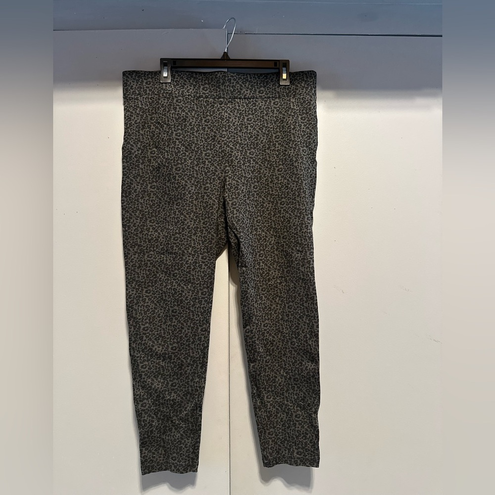 LOFT - Charcoal  & Black Animal Print Pants/Jeggings (Size XL)